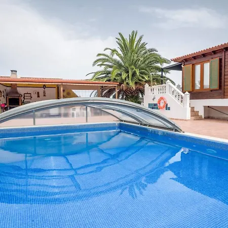 Con Piscina Holiday home *
