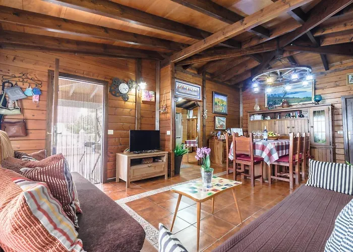 Con Piscina 度假居