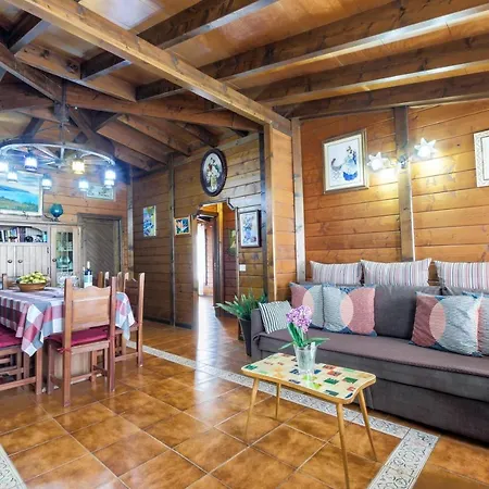 Con Piscina Vakantiehuis